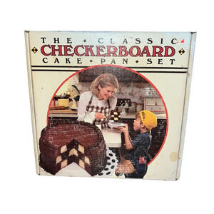 Checkerboard 9" Cake Pan Set No Stick Chicago metallic vintage